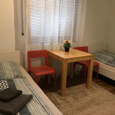 Cleopatra - Zimmervermietung Δωμάτια σε οικογενειακή κατοικία Oranienburg