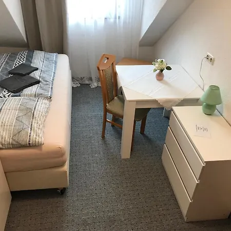 Cleopatra - Zimmervermietung * Oranienburg