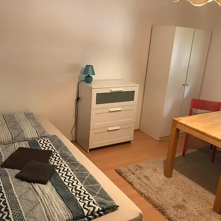 Cleopatra - Zimmervermietung * Oranienburg