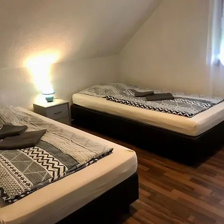 Cleopatra - Zimmervermietung Δωμάτια σε οικογενειακή κατοικία Oranienburg