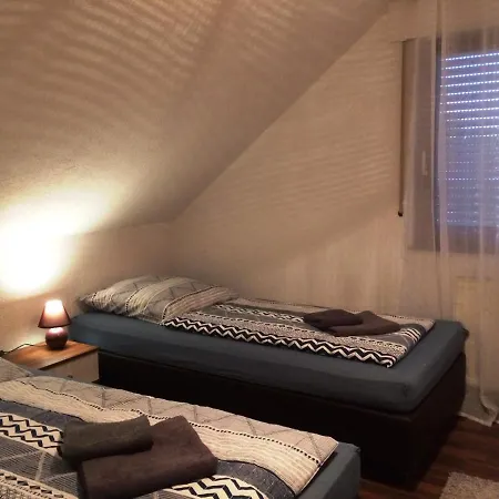 Cleopatra - Zimmervermietung Homestay Oranienburg